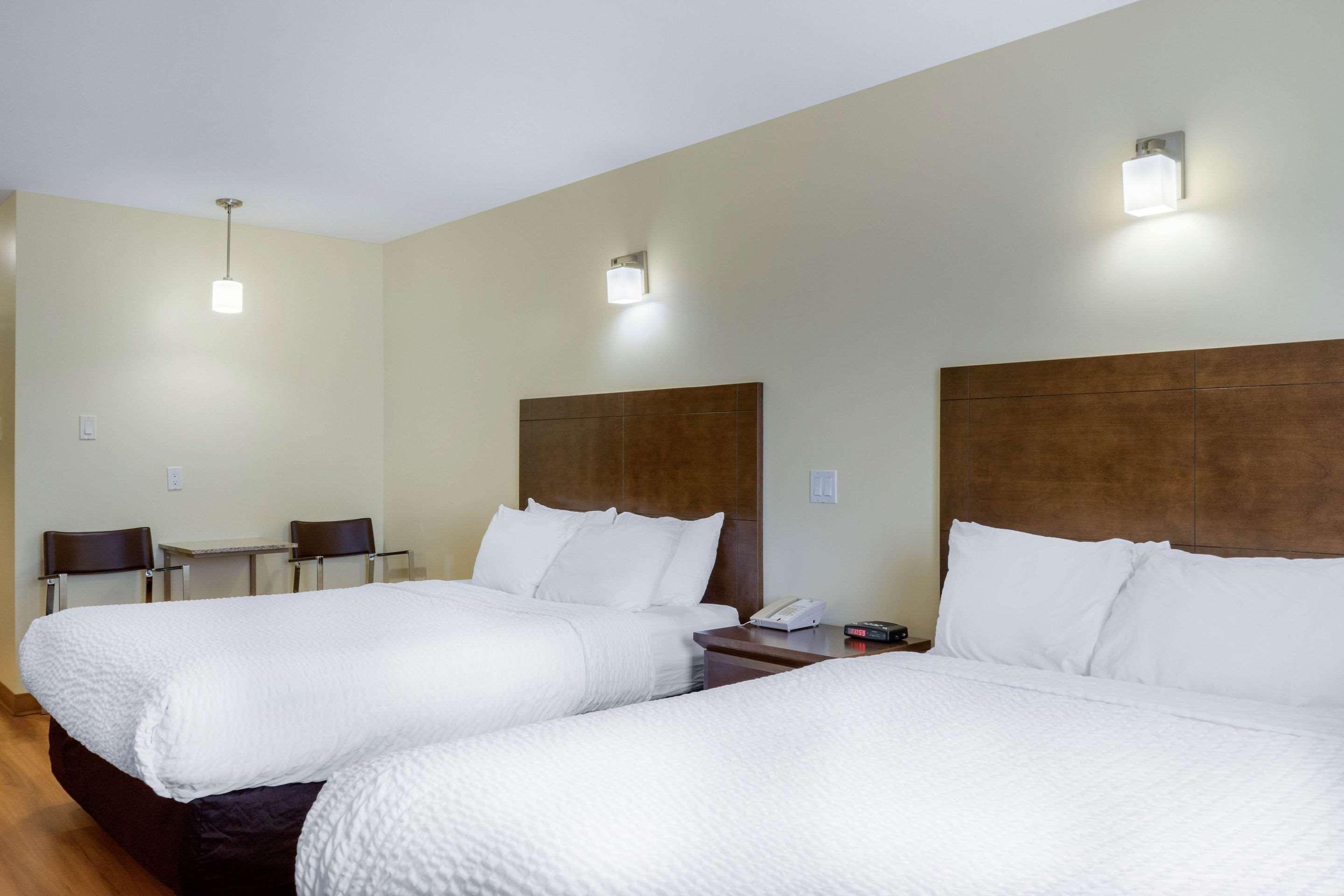 Quality Inn & Suites Winkler Екстериор снимка
