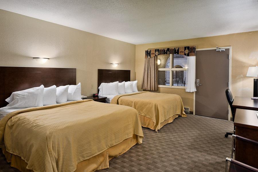 Quality Inn & Suites Winkler Екстериор снимка