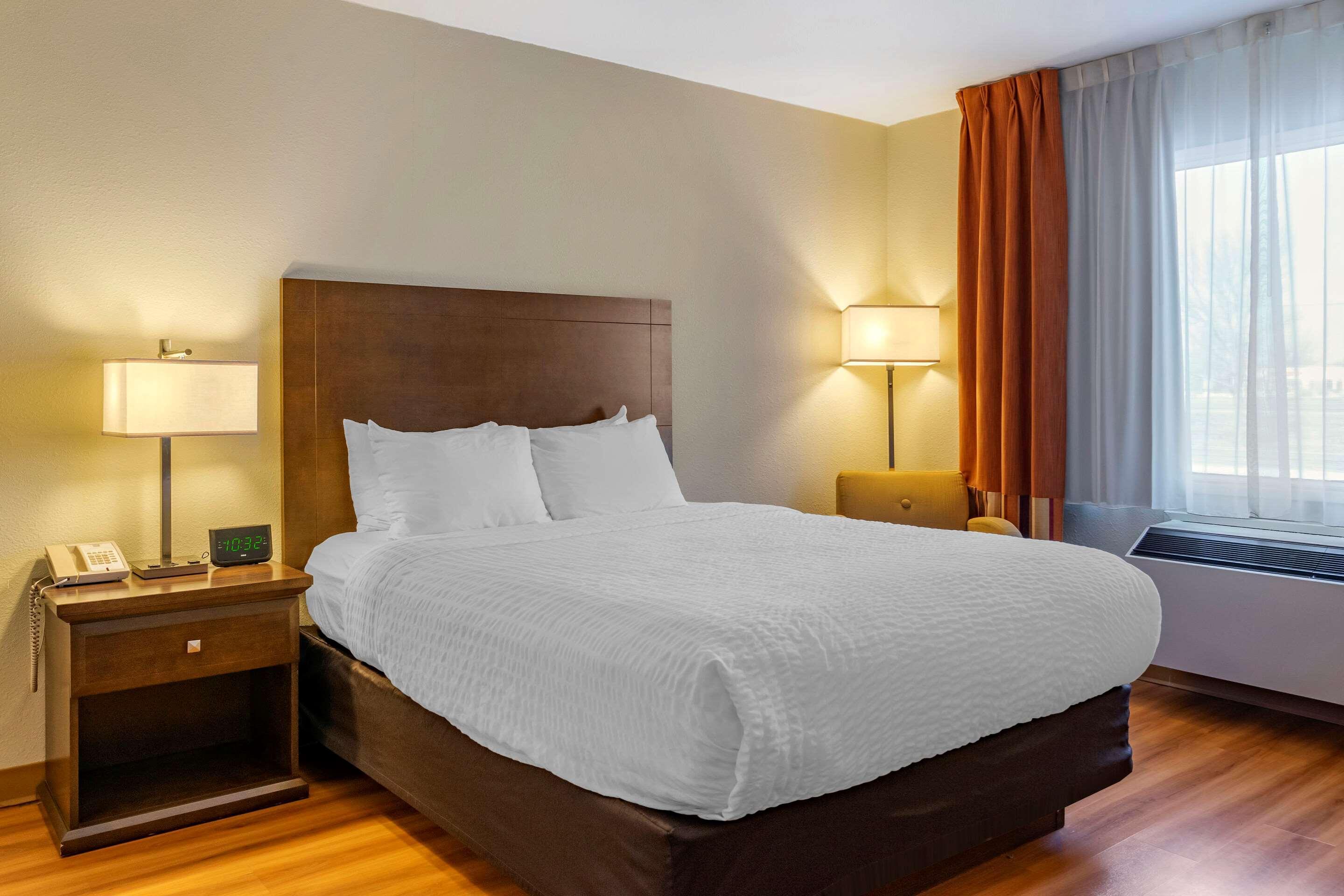 Quality Inn & Suites Winkler Екстериор снимка