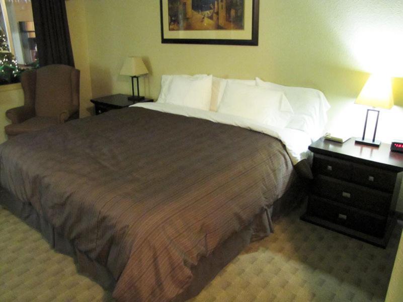 Quality Inn & Suites Winkler Стая снимка