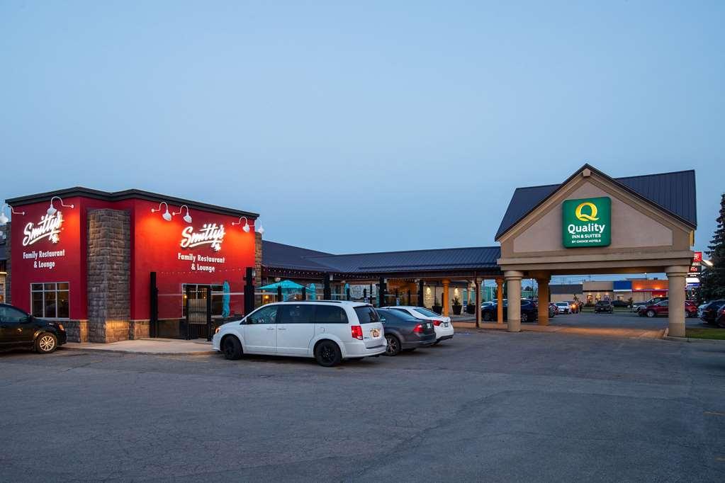 Quality Inn & Suites Winkler Екстериор снимка