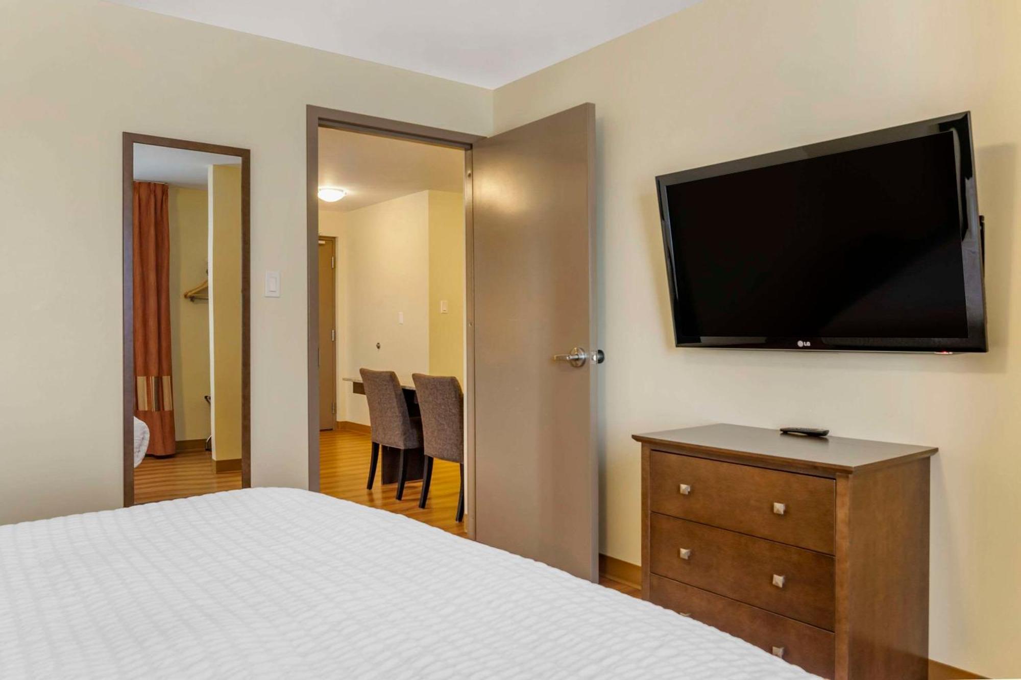 Quality Inn & Suites Winkler Екстериор снимка