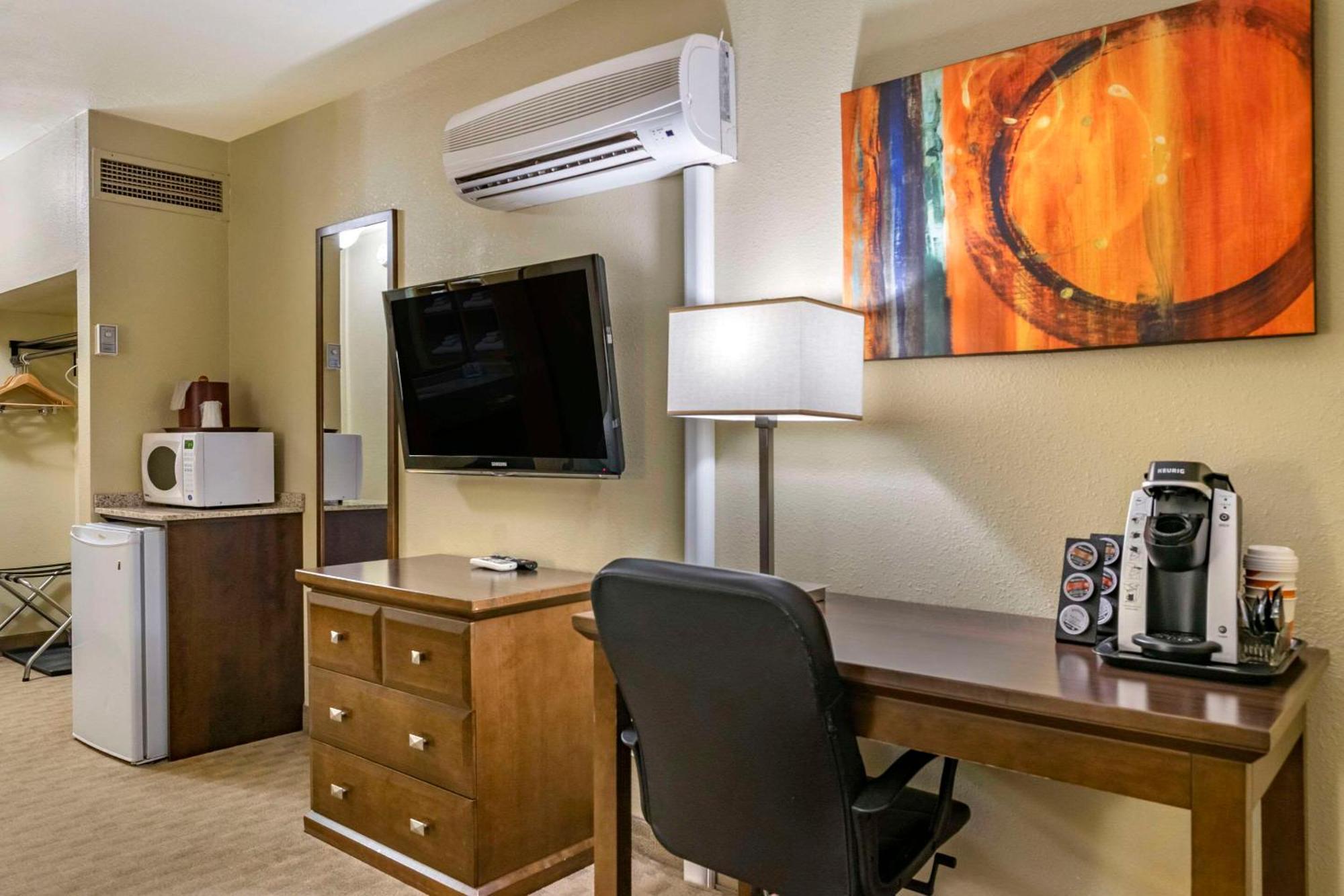 Quality Inn & Suites Winkler Екстериор снимка