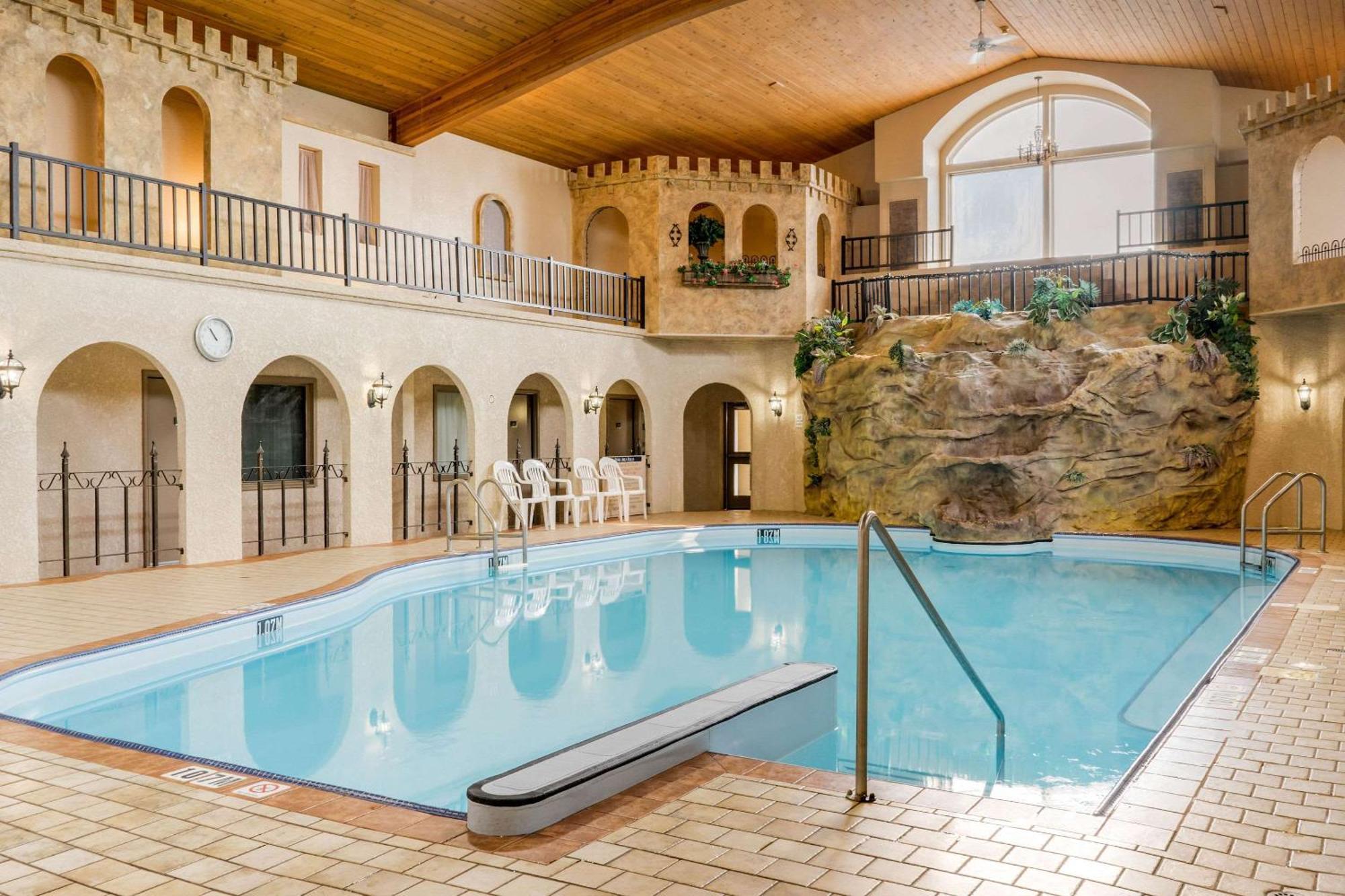 Quality Inn & Suites Winkler Екстериор снимка